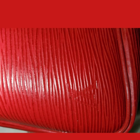 SOLD!!!! Authentic Louis Vuitton Epi Tote - Picture 2 of 6